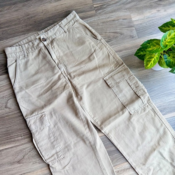 STR Stradivarius Cargo Pants Khaki Utility Straight Leg Size 6 - Picture 4 of 13